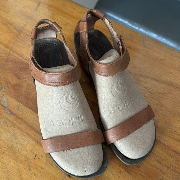 Teva Brown Leather Wedge Sandals W7.5 - Picture 2 of 7